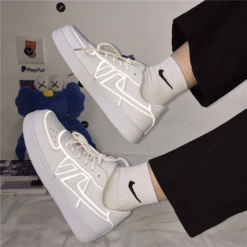 

2021 Summer Women Small White Shoes Laser Reflection Color Casual Ladies Men Original Flat Skateboard Sneakers Air Force