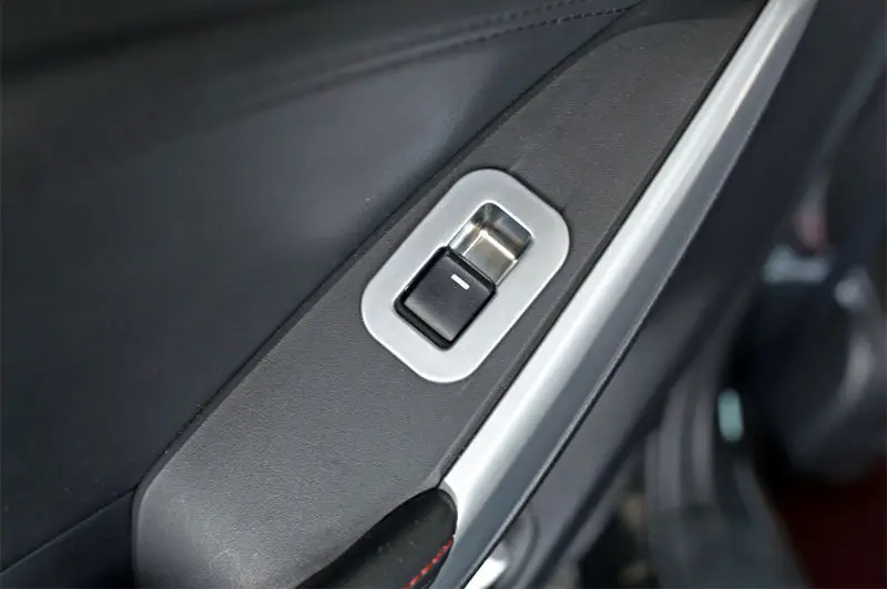 Матовая накладка на подлокотник для межкомнатной двери 4 шт. Mazda 6 M6 Atenza 2014-2018 левая