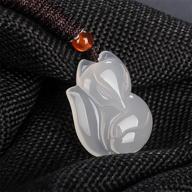 

Pink Yellow White Red Agate Sky Ice-like Green Chalcedony Fox Pendant Crystal Ornament Accessories Fashion Jewelry