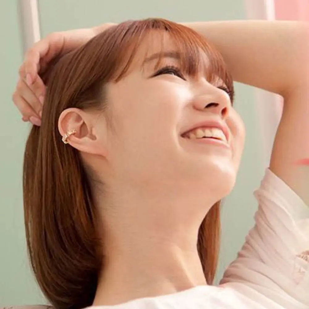 Новинка стильные блестящие и изящные женские модные серьги клипсы золотого