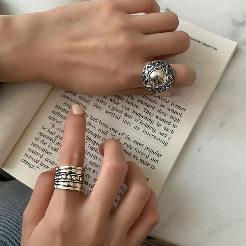 

Korean retro female pentagram bead ring trend personality light luxury all-match temperament jewelry accessories wholesale