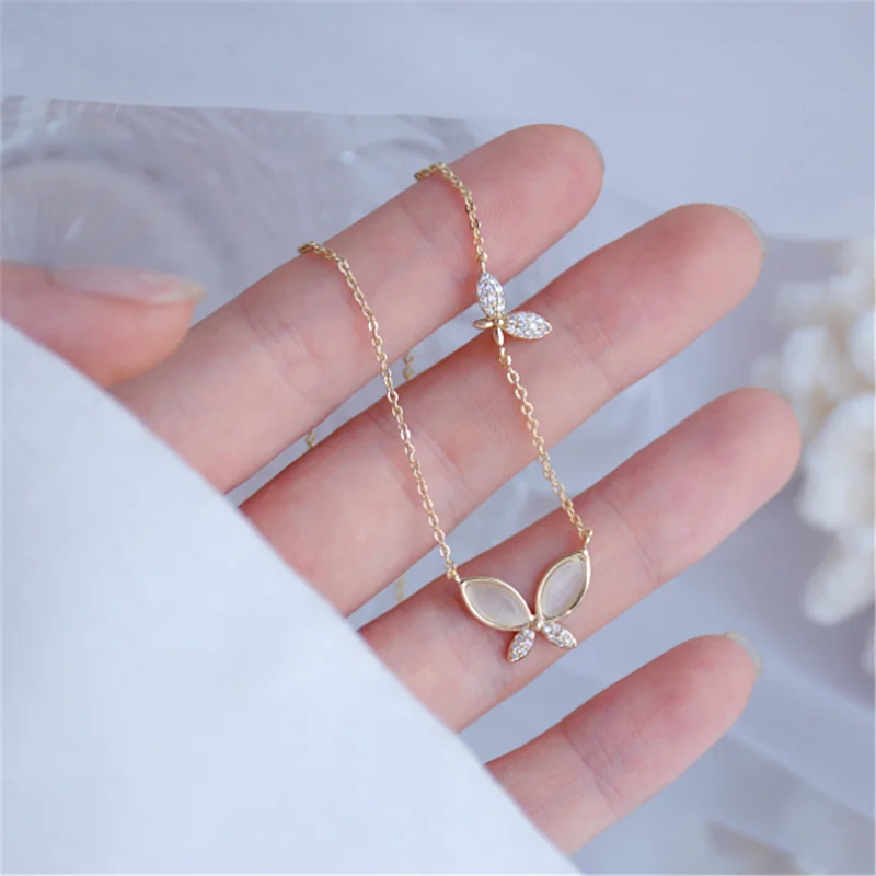 

Fashion Simple Fairy Butterfly Wings Design Short Necklace Clavicle Chain Women Jewelry Wholesale