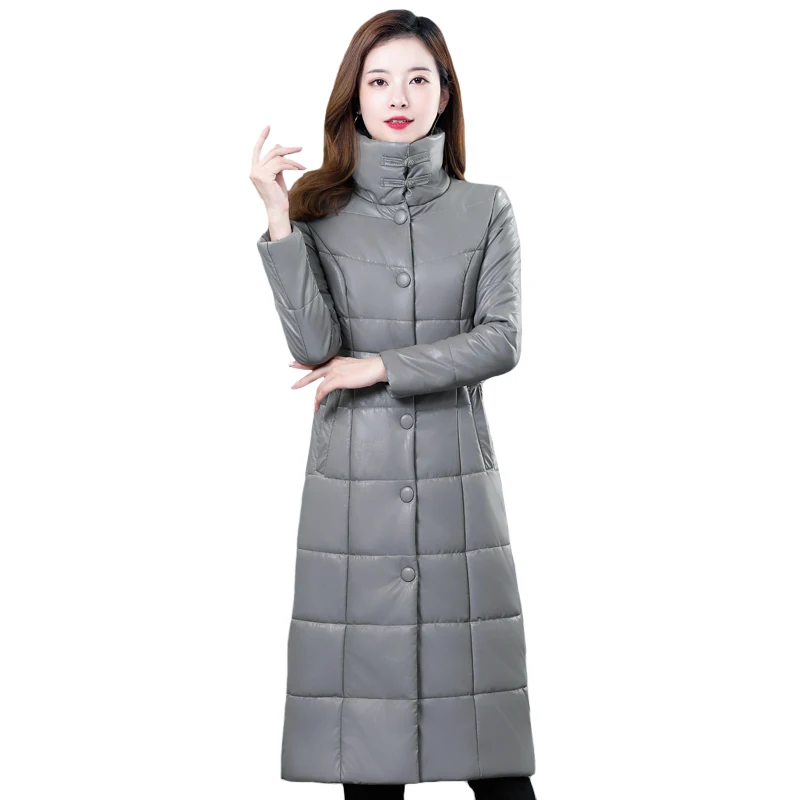 Женская зимняя куртка на утином пуху длинная из искусственной кожи с высоким