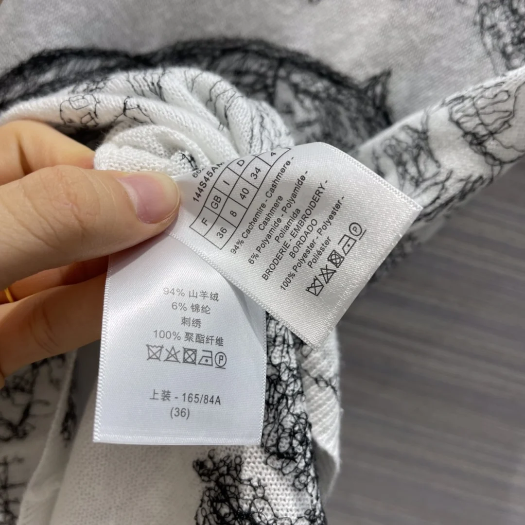 

Top Quality 94% Cashmere Tanks Top Women Fashion Animal Embroidery Slim Tanks Tops Luxury Brand 3D Cut Beige Warm Tanks Top Lady