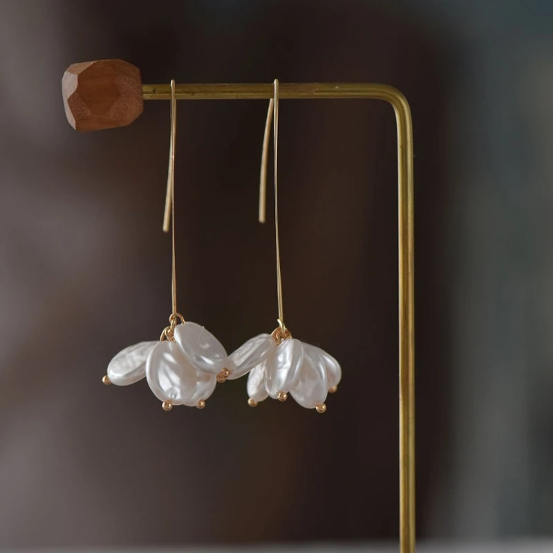 

2022 Original Design White Natural Baroque Pearls Bohemia Dangle Earrings For Engagement Women Girls' Fine Jewellery