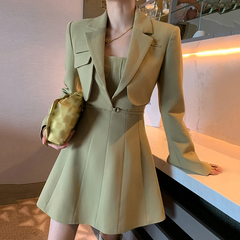

[EAM] Dress Green Bandage Pleated Two Pieces Suit New Lapel Long Sleeve Loose Women Fashion Tide Spring Autumn 2021 1DD6051