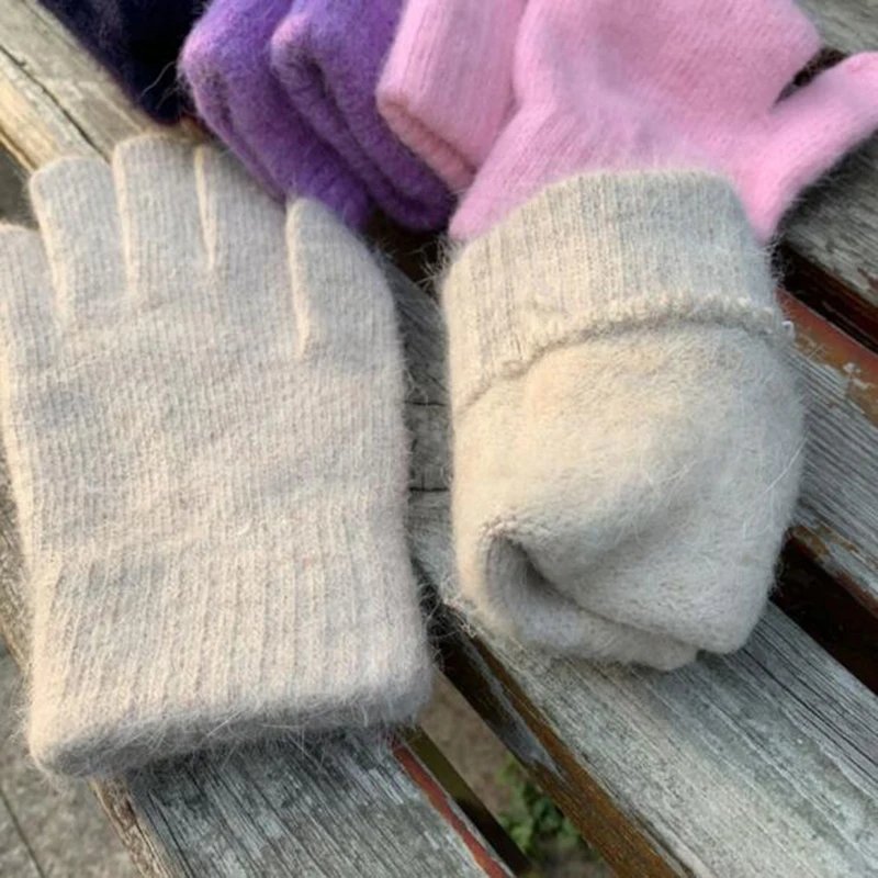 

Gloves & Mittens