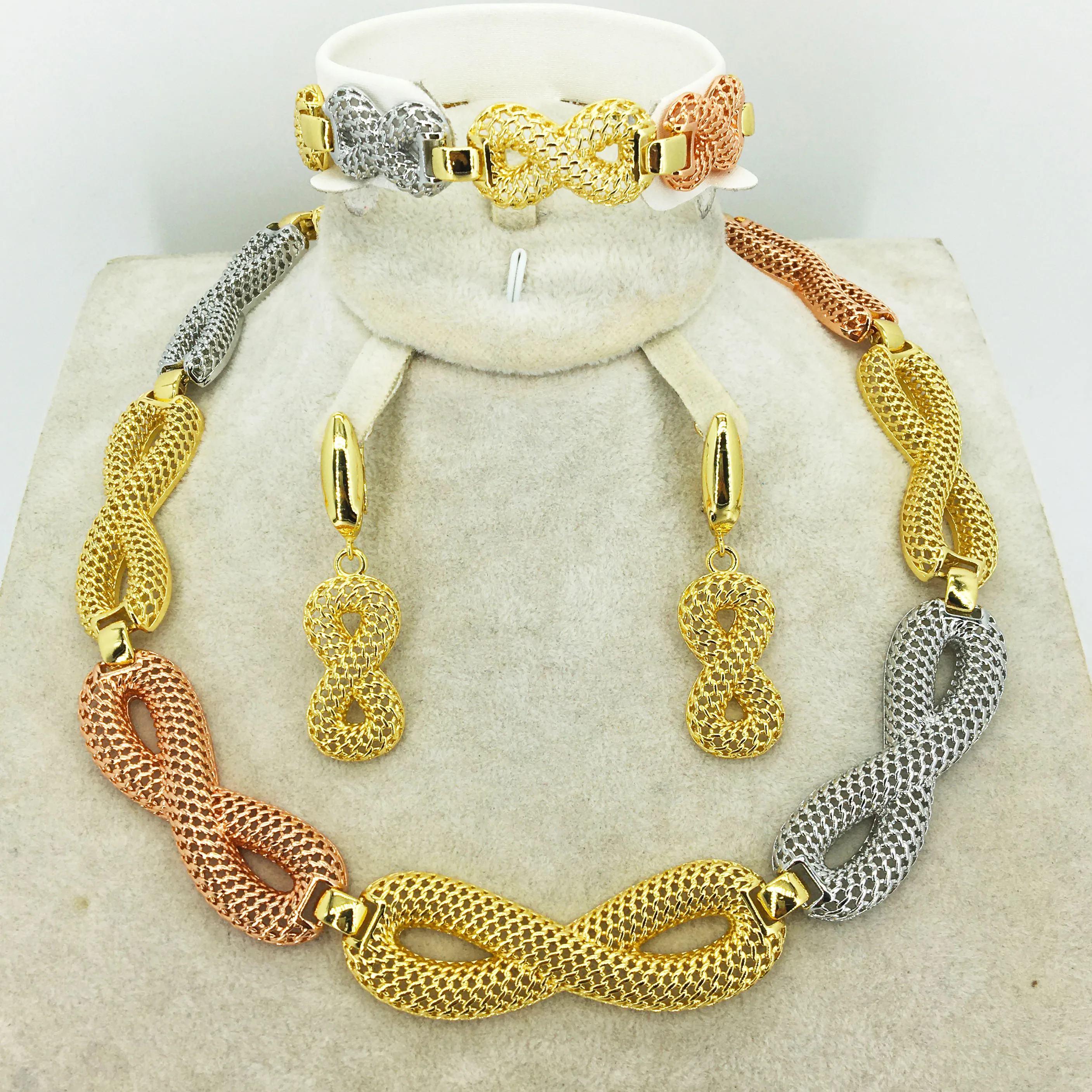 

Diverse selection of stylish wedding Dubai African Jewelry collection gold necklace earrings romantic woman bride jewelry