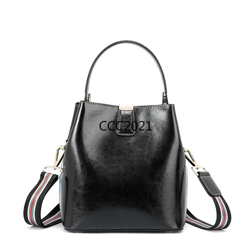 

Oil Wax Real Leather Handbags Mini Bucket Shoulder Bags Women Hasp Casual Tote Cossbody Bags