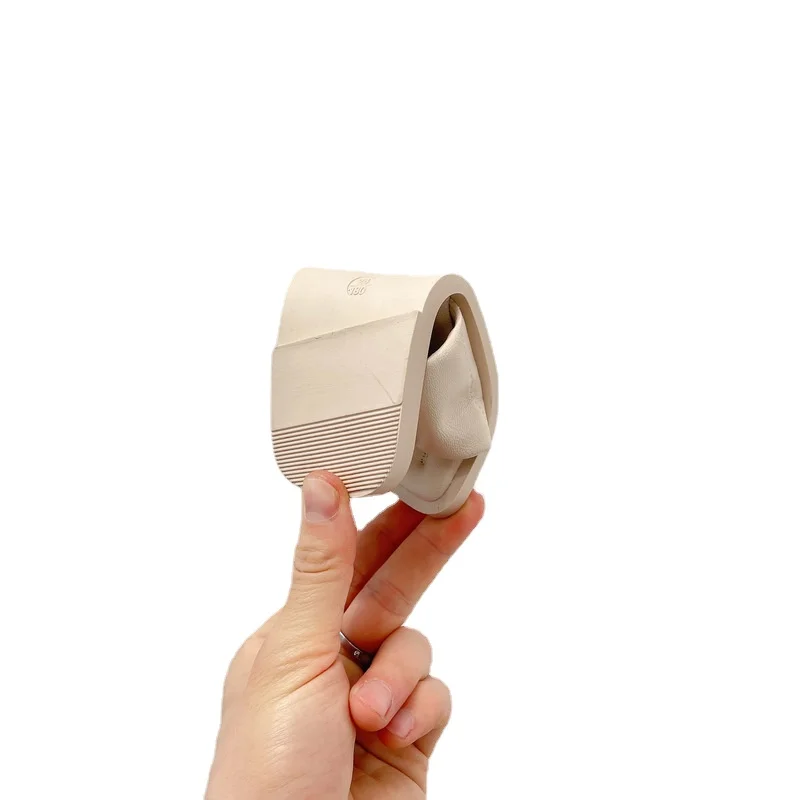 

Children's Fashion Slippers 2021 Summer Girl Outer Wear Simple Atmosphere Non-slip Wear-Resistant Solid Color Kids Shoes KF35