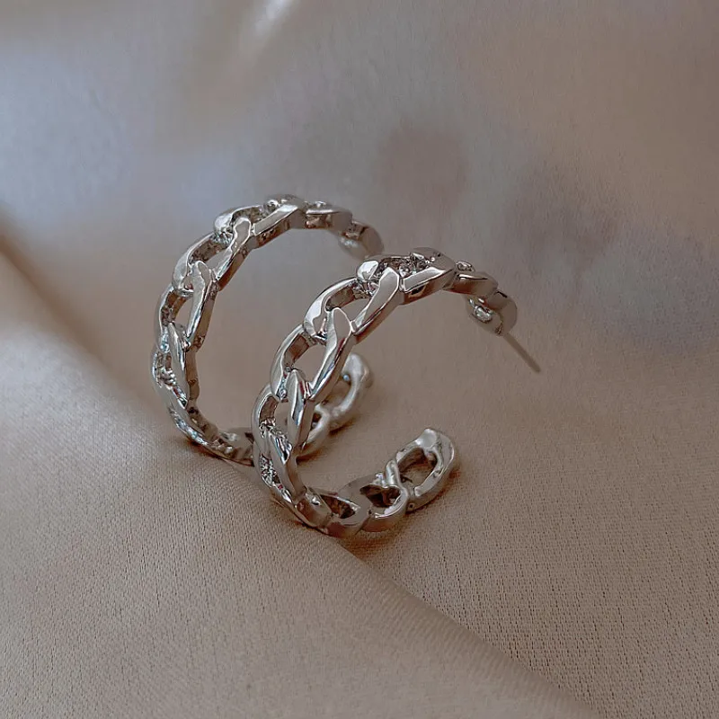 

Fashion All-match Exquisite Gold Chain Women's Gift Earrings Elegant and Romantic Temperament Jewelry Earrings Wholesale