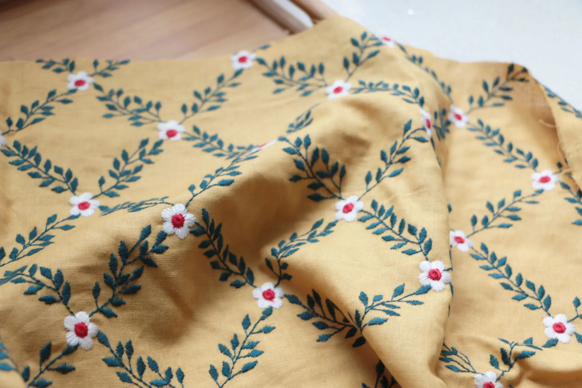 

Ginger Cotton and Linen Embroidery Little Flowers Pastoral Decorative Cloth Cover Cloth Shirt Dress DIY Fabric