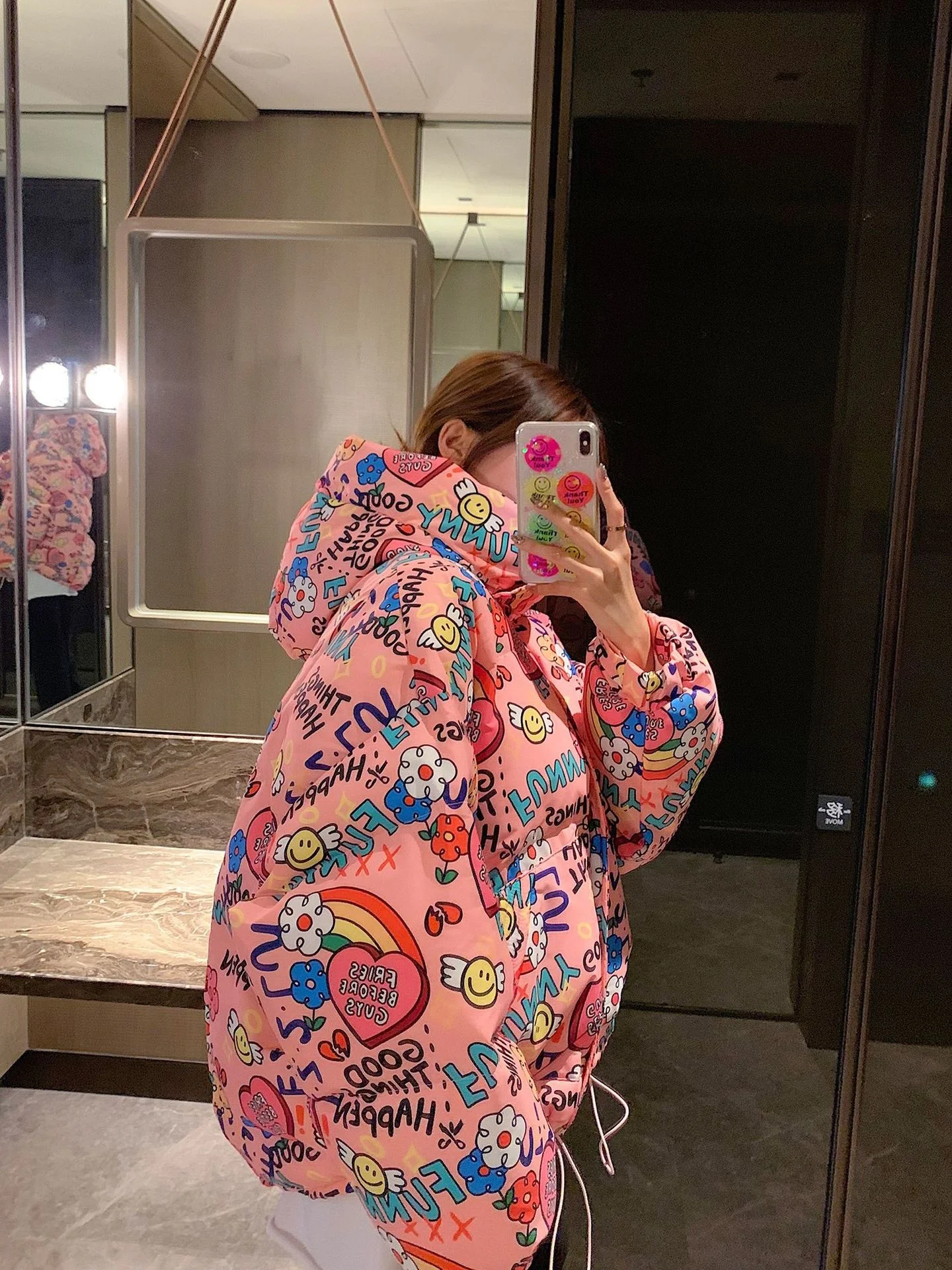 

Внесезонный 2021 корейский Зимний пуховик женский 2021 новый яркий Радужный короткий жакет в иностранном стиле