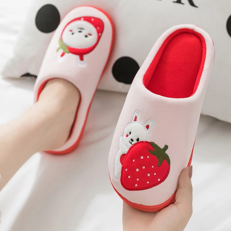 

Women Fur Slides Fluffy Slippers Winter Cartoon Bear Cat Strawberry Slip On Men Couples Home Indoor Bedroom Ladies Warm Shoes