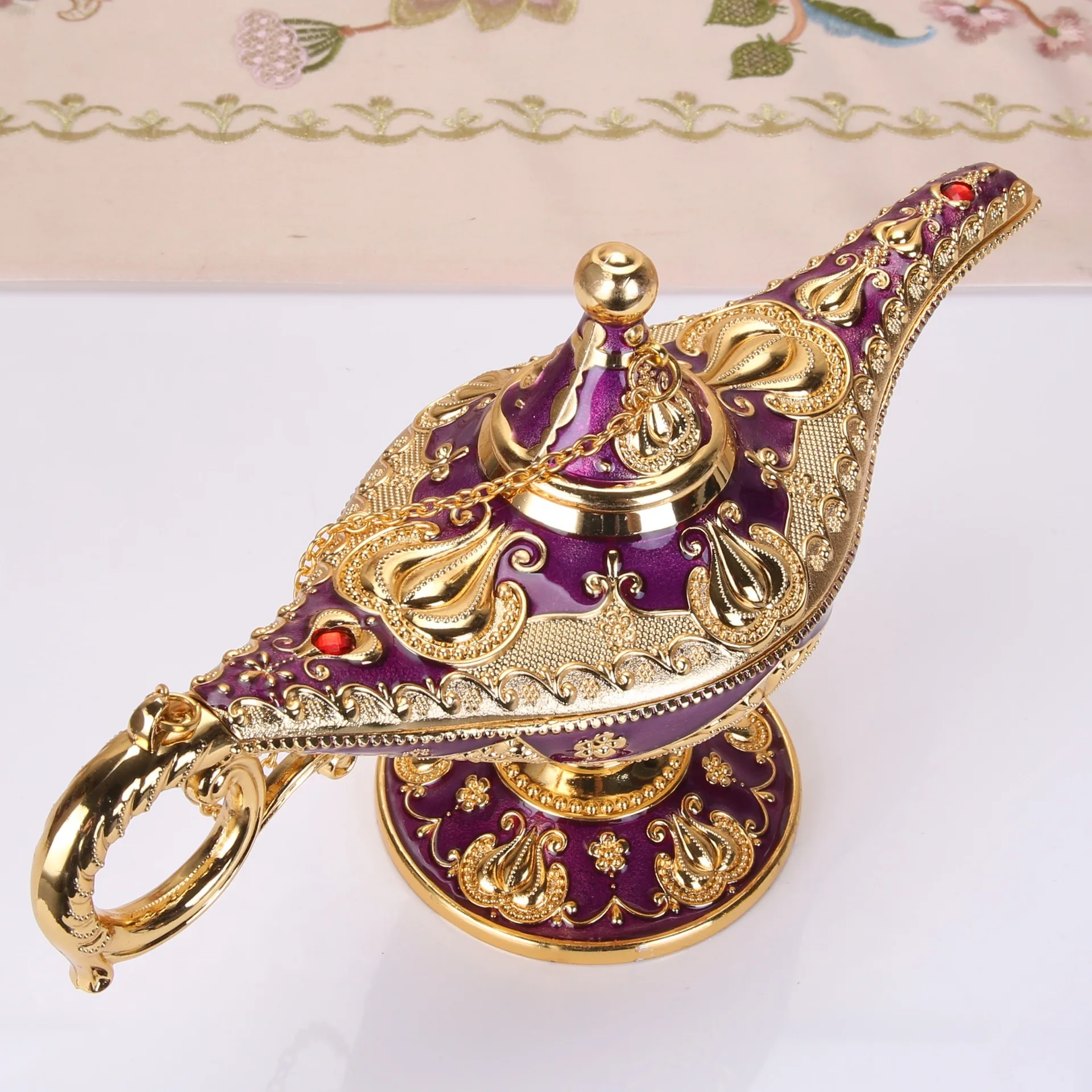 

22CM New Arrival Aladdin Magic Lamp Retro Home Decoration Traditional Hollow Out Fairy Tale Wishing Genie Tea Pot Crafts Decor