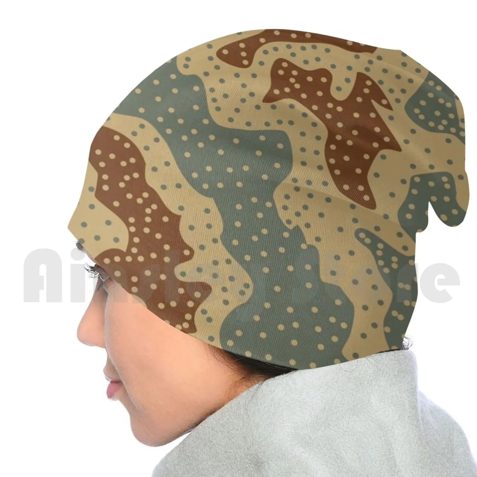 Шапка-свитер Panther Ambush в камуфляжном стиле с удобной вязкой и военным рисунком танков времен Второй Мировой войны.