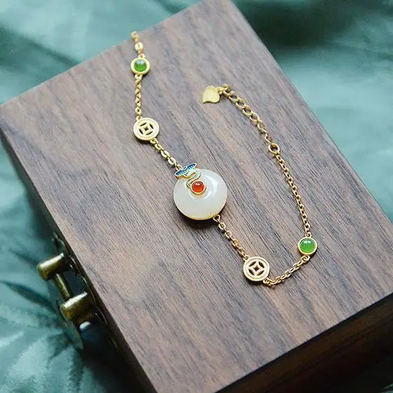 

HML& Designer original new round natural Hetian jade bracelet fashion trend simple trend small fresh ladies silver jewelry
