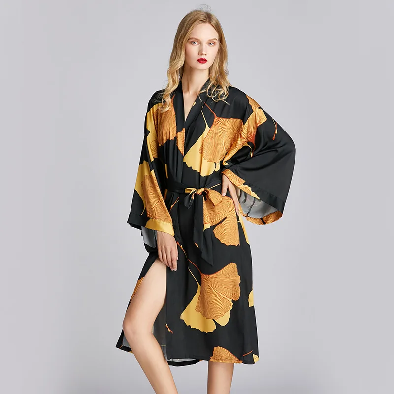 

Luxury Women Robes Black Golden Printed Kimono Sashes Bathrobe Sleepwear Bridesmaid Morning Robe Dropshipping Free Size for 80KG