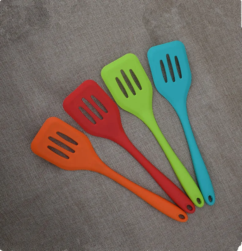 1PC Random Color Egg Fish Frying Pan Scoop Cooking Utensil Fried Shovel Silicone Turner Spatula Kitchen Gadgets Cook Tool QA 255 |