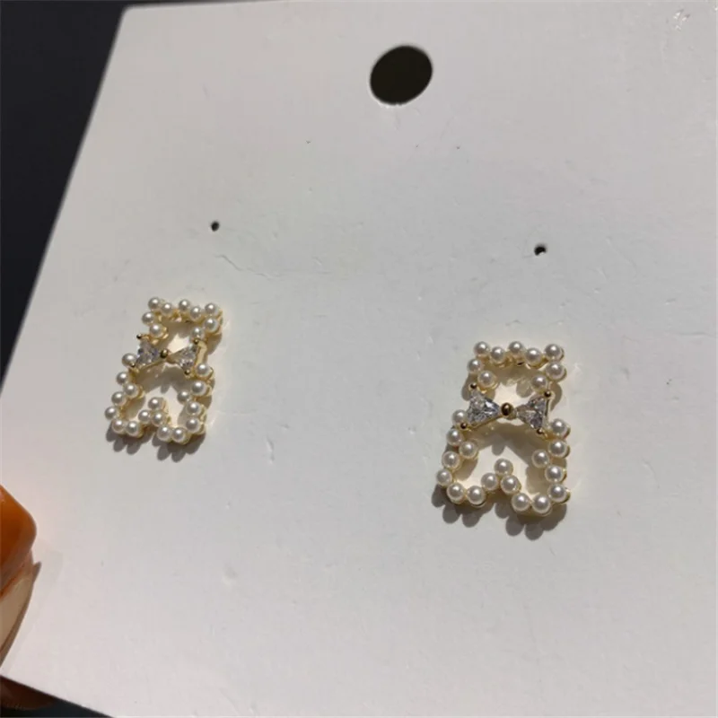 

Simple Wild Bear Earrings Faux Pearl Earrings Small Women's Holiday Gift Party Jewelry Wholesale