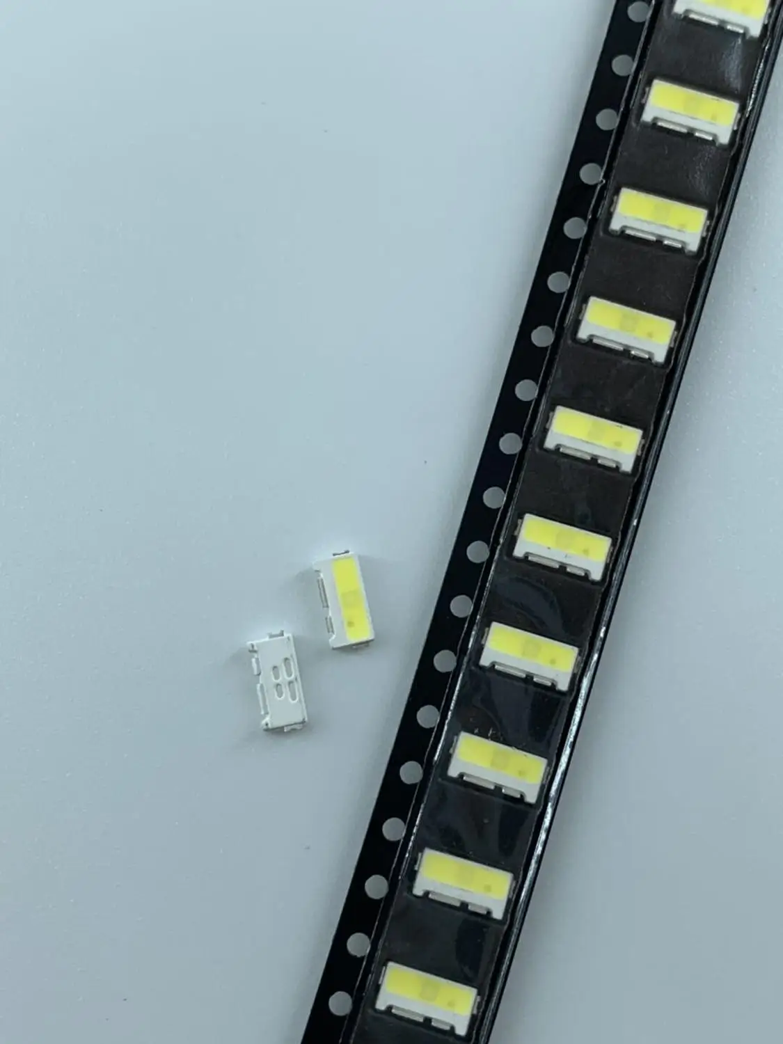 200 шт. светодиодный холодный белый Оригинальный тачскрин для АОТ ТВ Подсветка