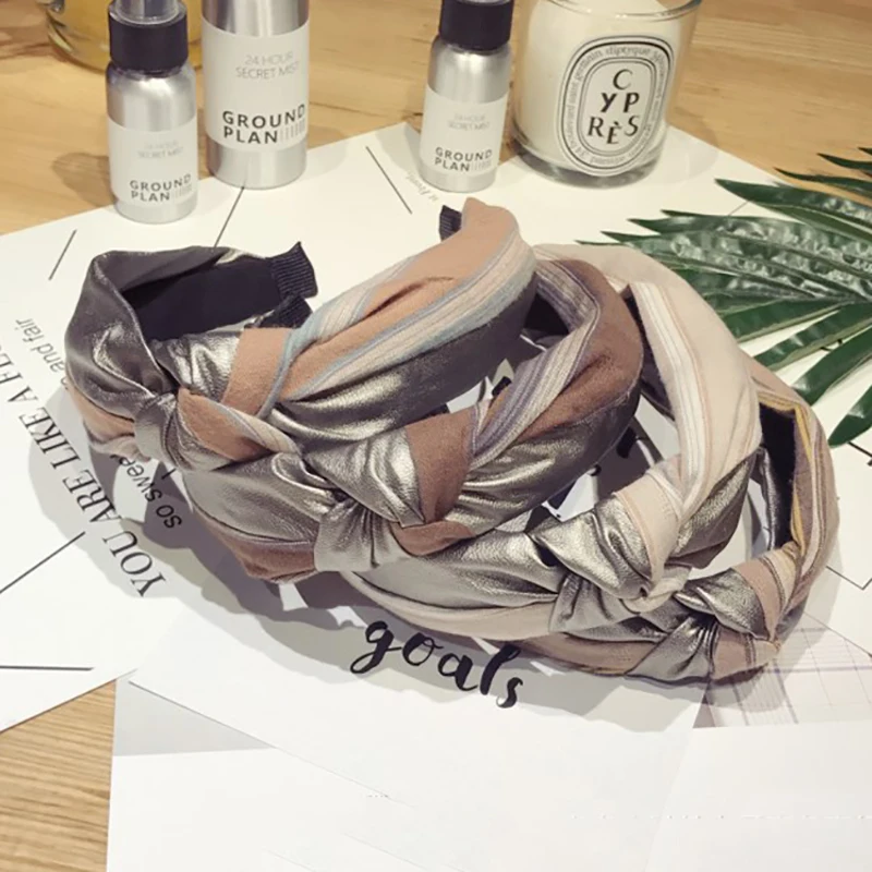 

Q 2021 New Women Hairbands Top Knot Hair Hoop Bezel Stripe Cloth Headband Women Hair Accessories Make Up Hair Bands