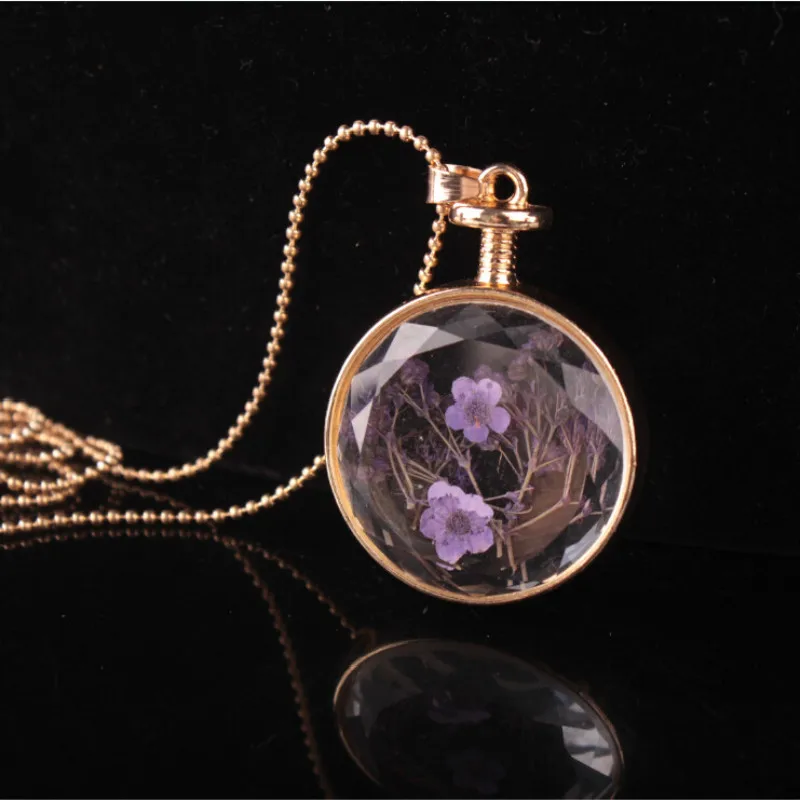Женская цепочка с подвеской в виде сушеных цветов из прозрачного стекла |
