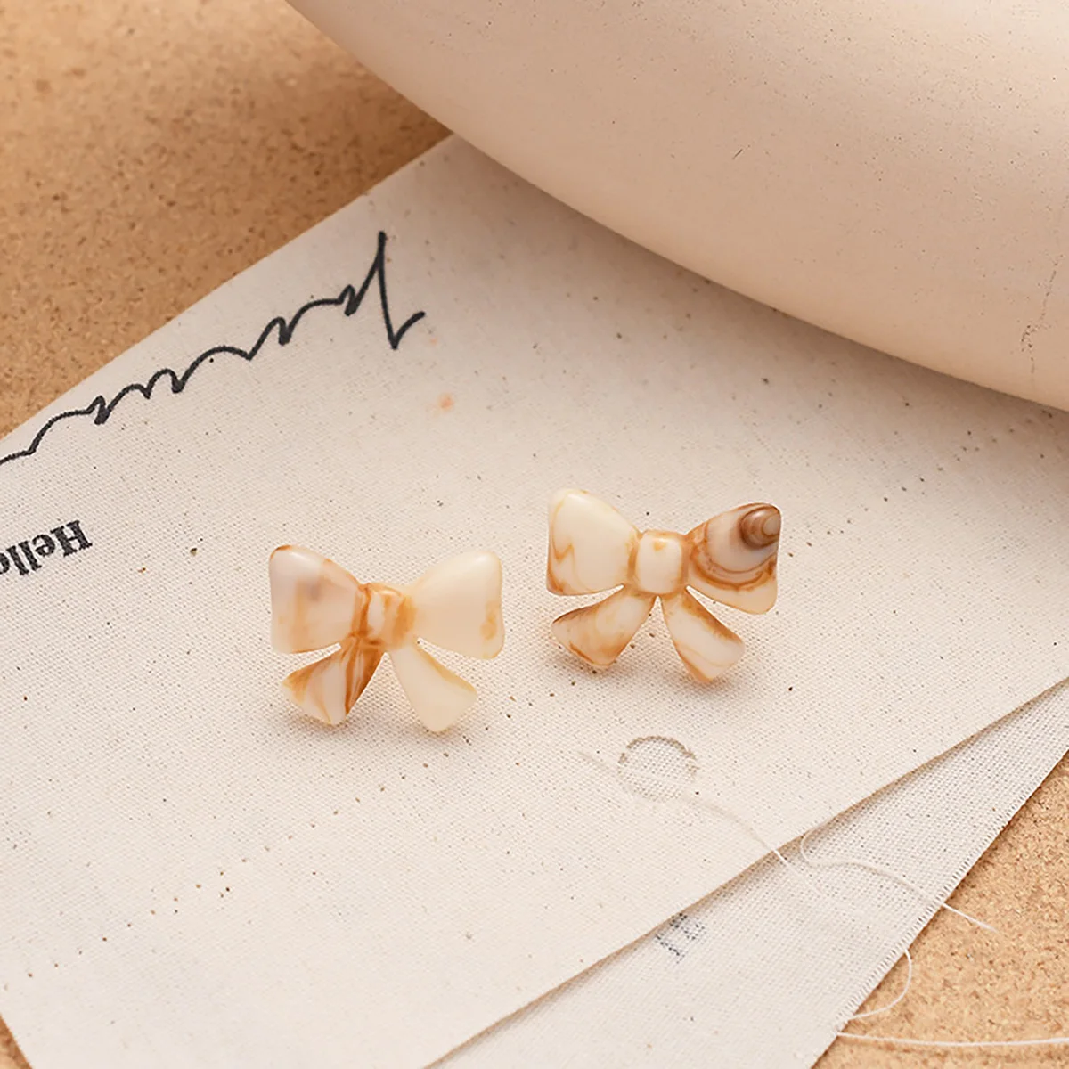 

AVEBIEN Fresh Yellow Butterfly Women's Stud Earrings French Flocking Sweet Flower Bear Bowknot Earrings Fashion Jewelry
