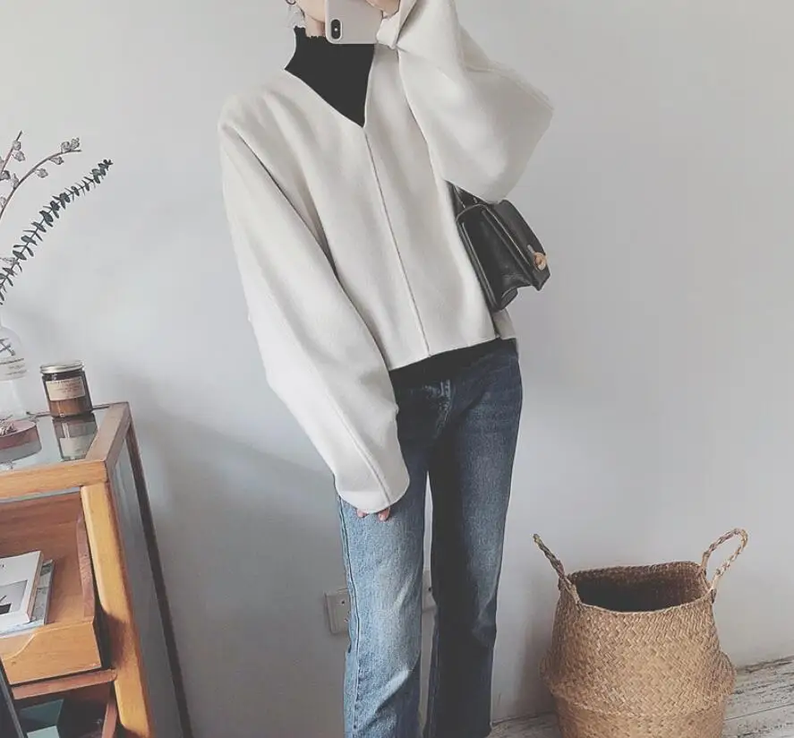 

Nordic V-neck Wool and Cashmere Double-faced Coat Normcore Minimalist Style Cashmere Sweater Women