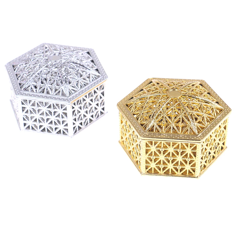 

Hollow Gold Silver Foil Cake Candy Box Wedding Favor Marriage Baby Shower Gift Box Packaging Party Event Supplies