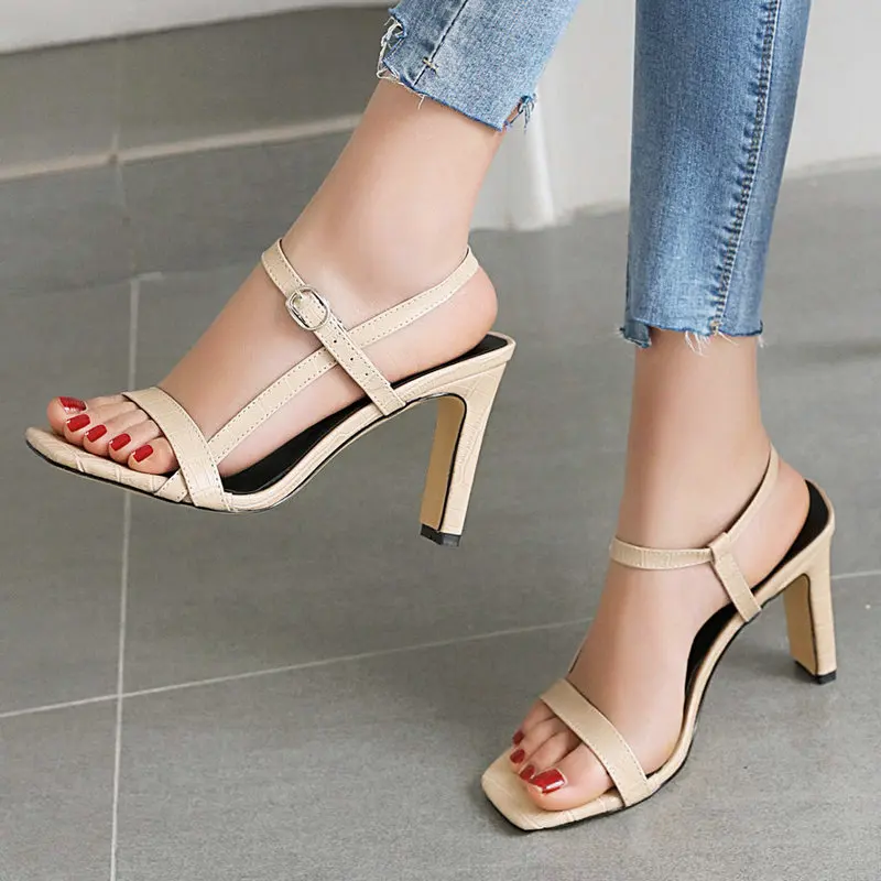 Босоножки из искусственной кожи на тонком высоком каблуке Модная женская