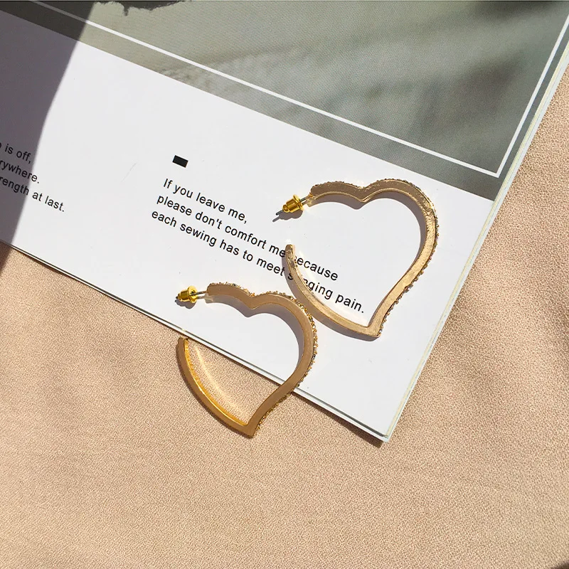 

2021 New Shiny Heart Earrings for Women Girl Zircon Boho Hoop Earring Ear Buckle Creative Earring Jewelry Gift bijoux femme
