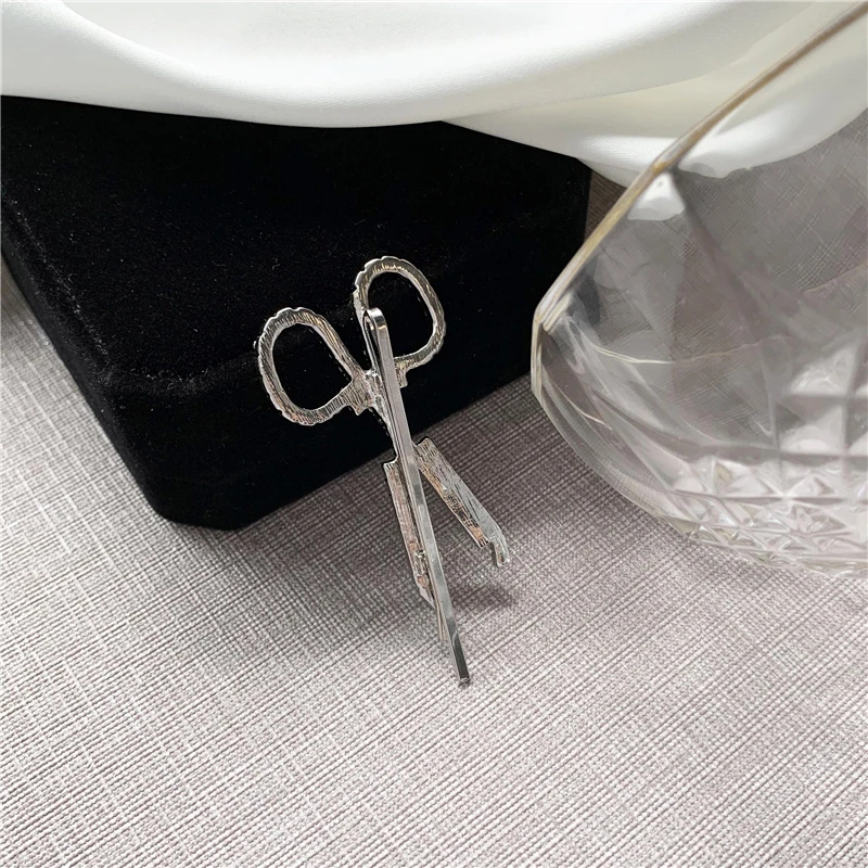 

Star With Fresh Designs Are Scissors Hairpin Her Red Bang Clip Clip A Word Women Jewelry, Gift Accessories