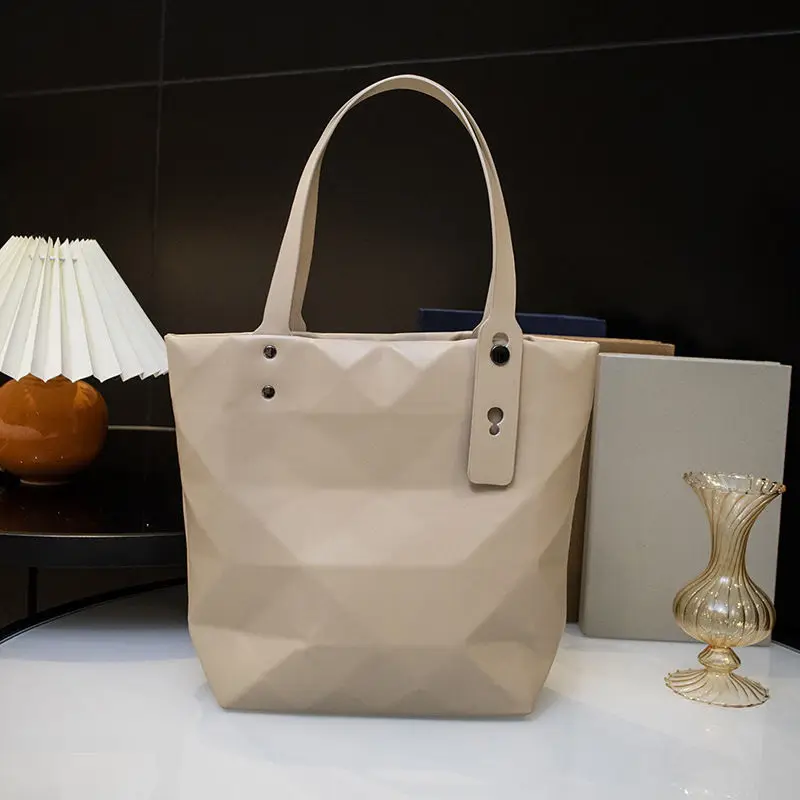 

X109 Hand bill of lading, shoulder bag, female interior with diamond-shaped geometric rhombus todt bag, underarm bag