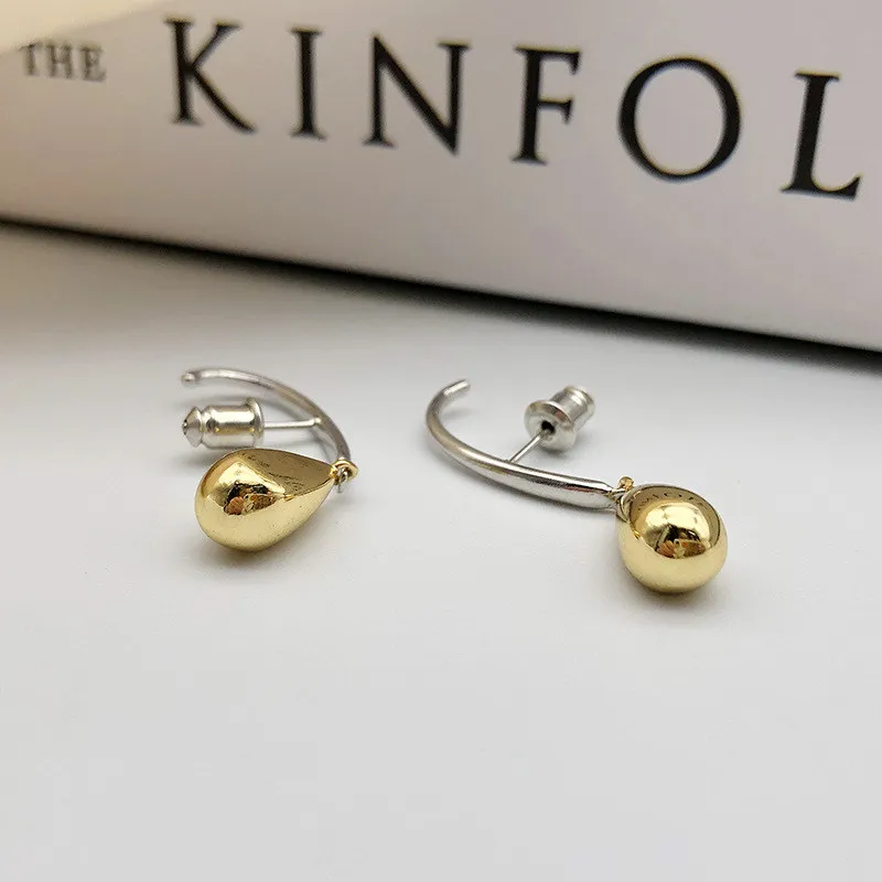 

New Fashion Vintage Punk Golden Waterdrops Earrings For Women Round Face Makes Face Thinner Ear Stud Party Jewelry Accessories