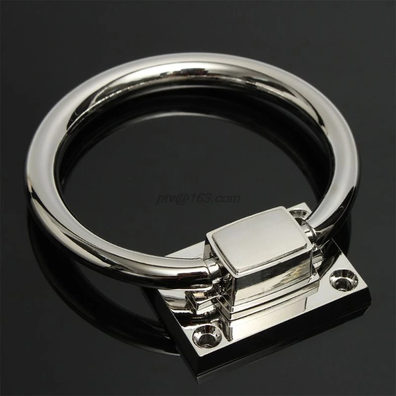 Потяните кольцо блестящий серебряный молоток ручка шкафа деревянная двери