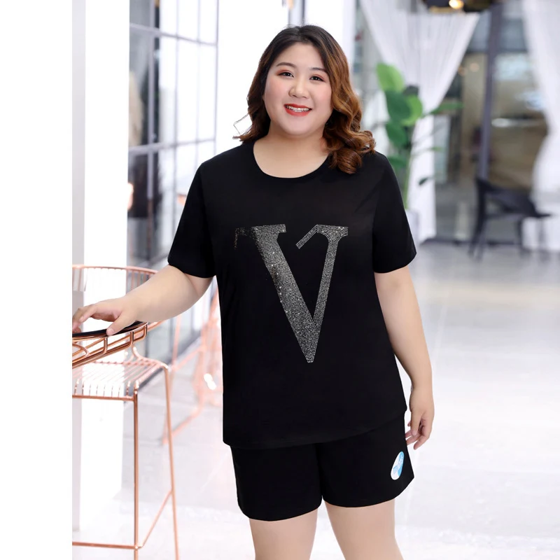 

Fashion Leisure hot diamonds alphabet “V” short-sleeve t-shirt female 2021 summer new hot drill loose plus size 250g women tops