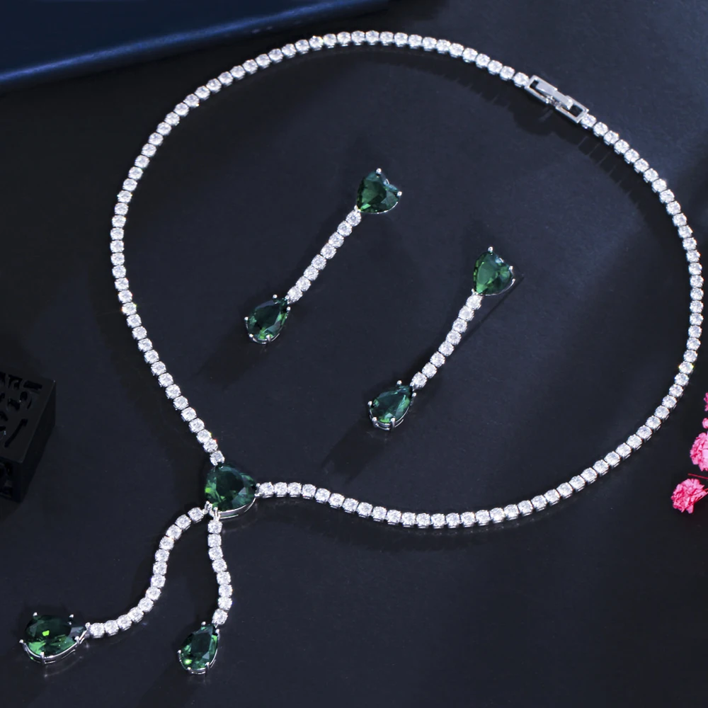 Серьги-кисточки и ожерелье из кубического циркония зеленого цвета длинная