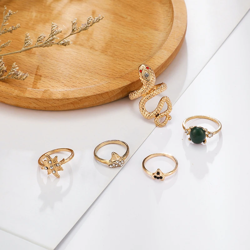 Набор Колец Tocona 5 шт./компл. Змея с зелеными овальными кристаллами бриллиантовые