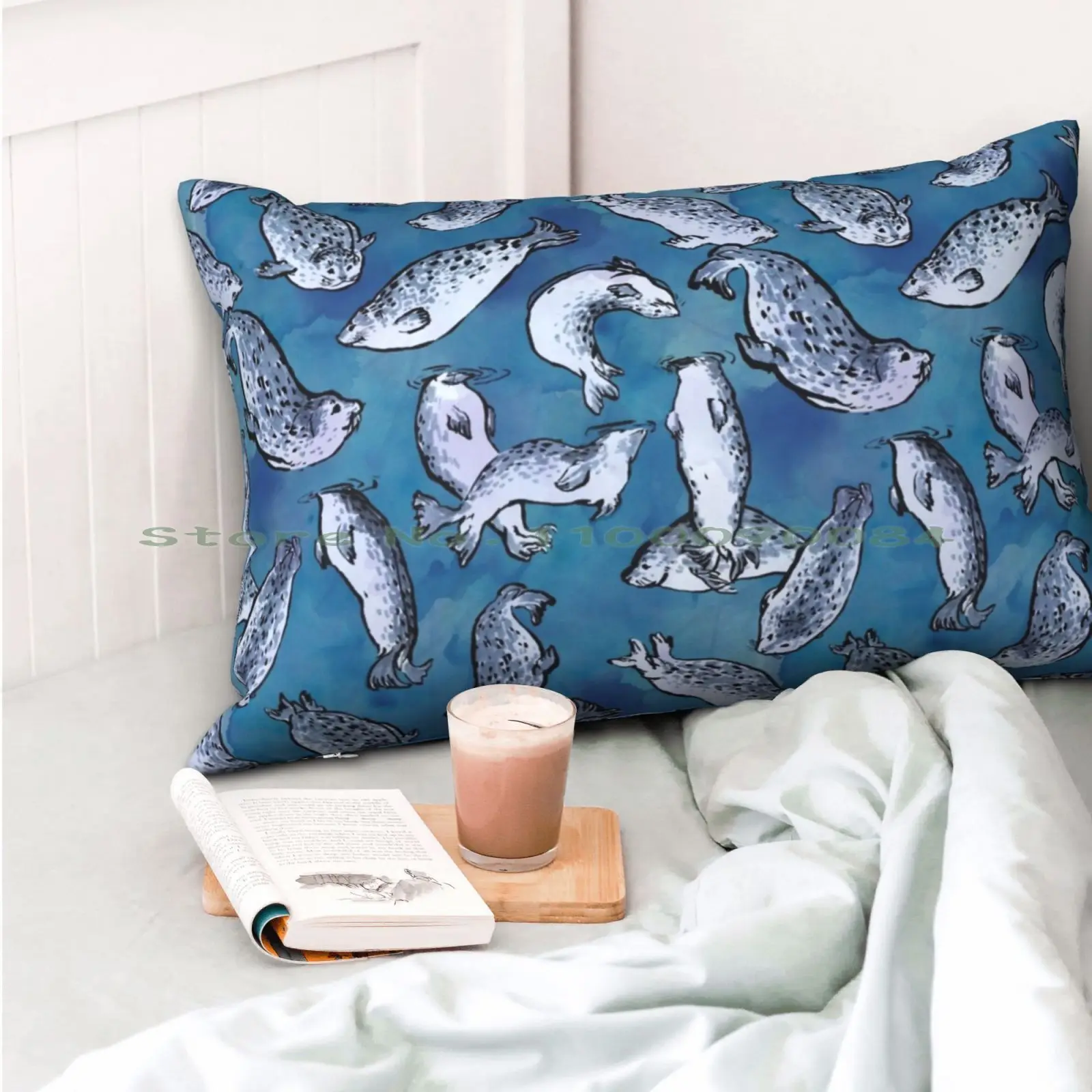 Подушка с рисунком в виде гавани размеры 20x30 50*75