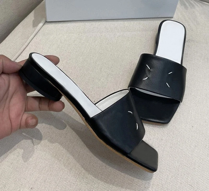 

Fashion all-match silver flat beach slippers women summer new sweet open-toed square head leather sandals and slippers