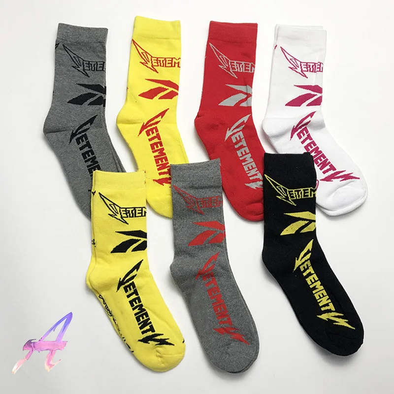 

VETEMENTS Socks Joint Lightning Font Cotton Towel Bottom Autumn Winter Sports Socks VETEMENTS Men Women Street Trendy Socks