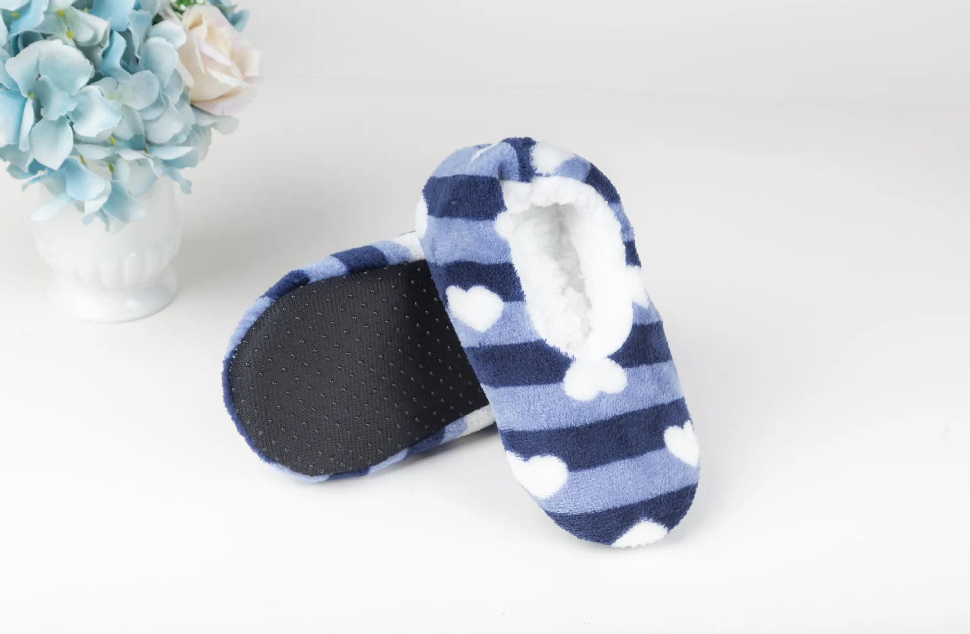 Children's Socks Thick Warm Indoor Floor Velvet Padded Soft Anti-slip Slippers Christmas Gift Love Pattern Vintage | Женская одежда