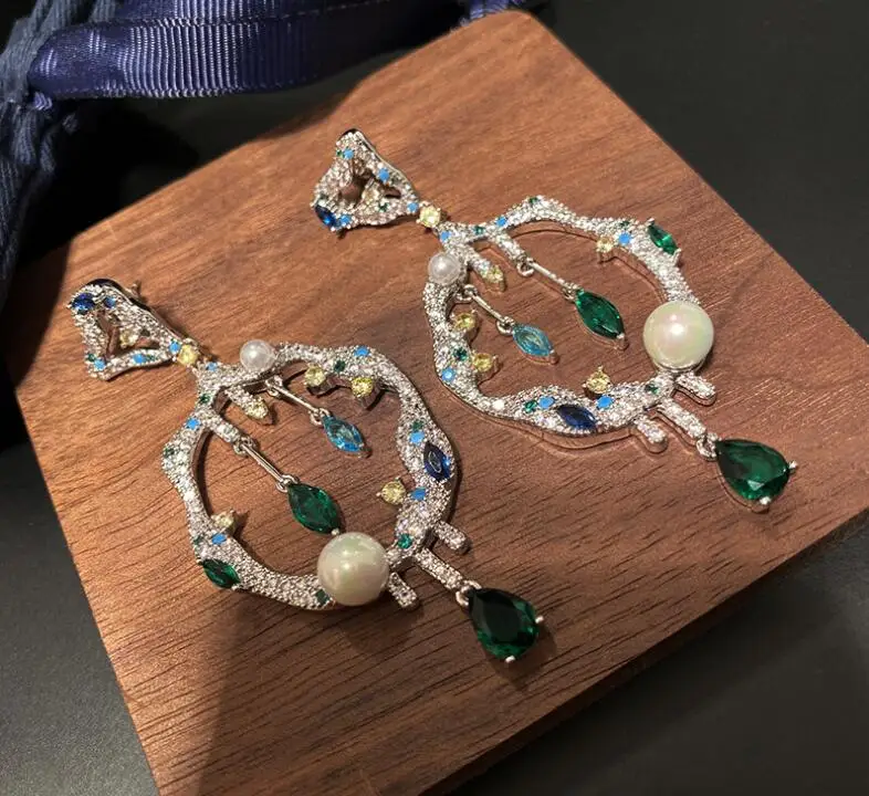 

Retro color green rhinestone abstract graphic earrings exaggerated irregular ear accessories