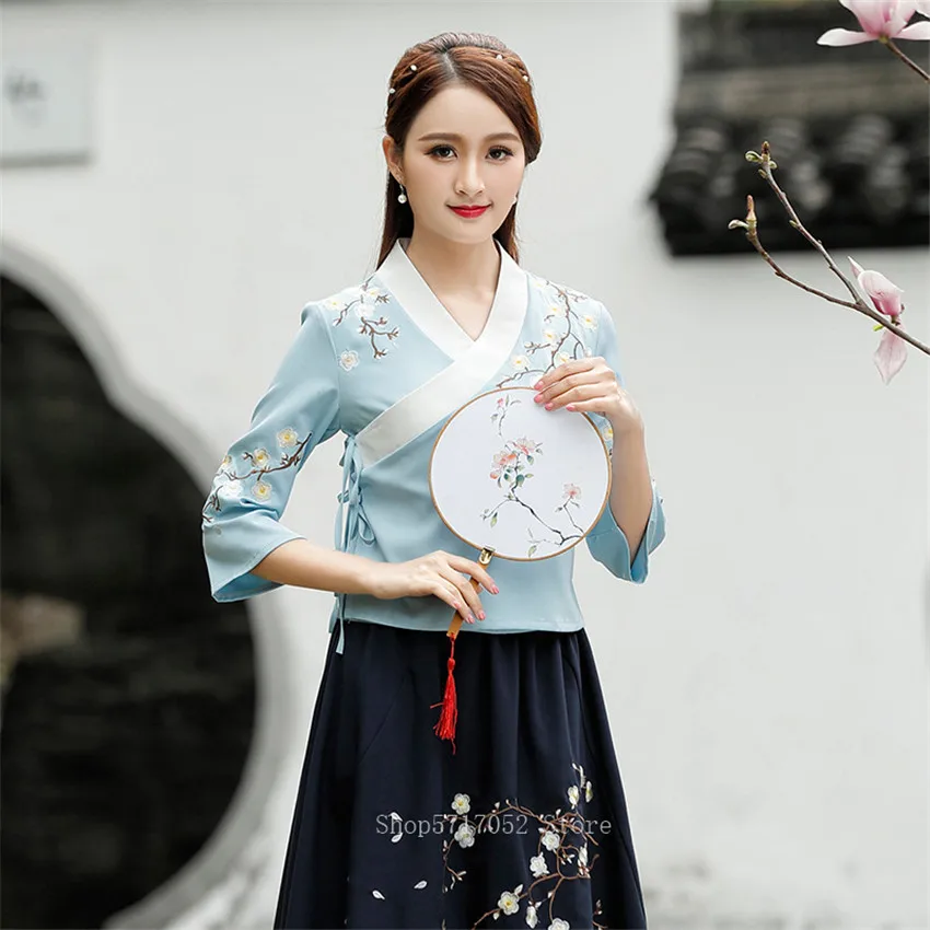 

Women Traditional Chinese Clothing Elegant Embroidery Floral Hanfu Dress Blouse Woman Qipao Top Cheongsam Ancinet Robe Party