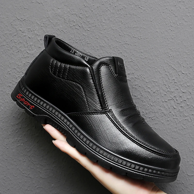 

Men's Slip-On Shoes Winter Plush Warmth Casual Mid-Top Shoes Classic Black Leather British Casual Shoes Moccasin Men Shoes