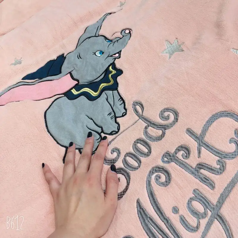 Комплект постельного белья с изображением летающего слона светло-розовый