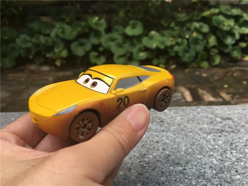 Дисней Pixar тачки 1:43 большой размер металлическая литая модель Луиза Нэш/Река/Юниор/Круз/Джексон без посылка - Цвет: Cruz