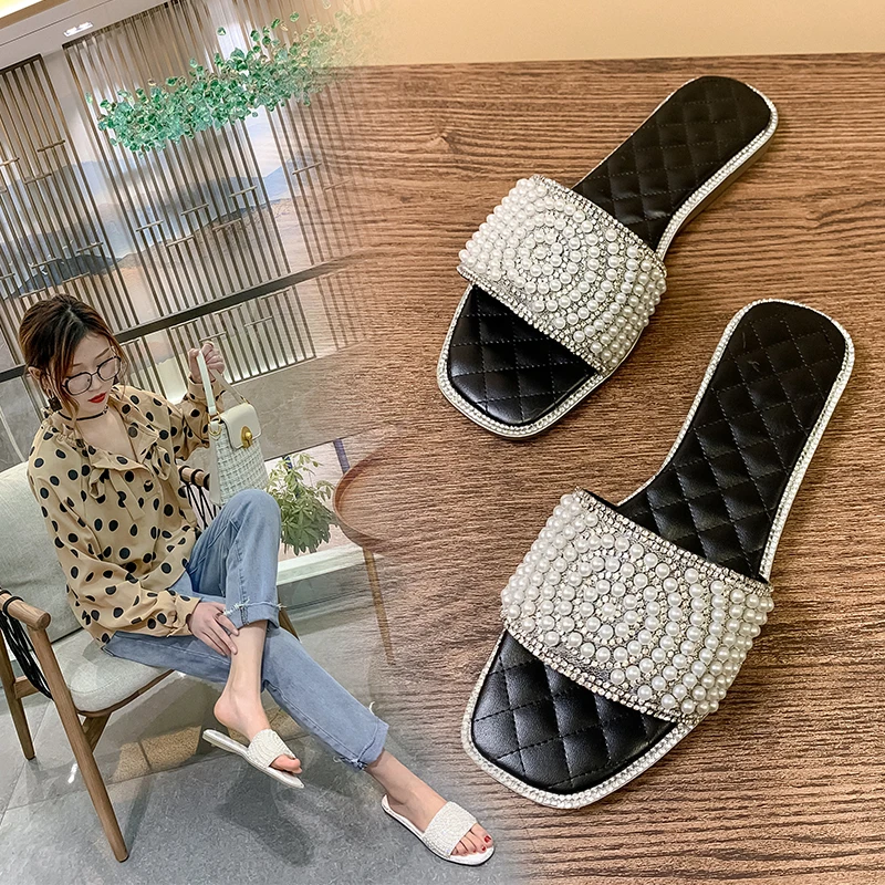 Женские летние шлепанцы 2020 в клетку с жемчугом на плоской подошве повседневные