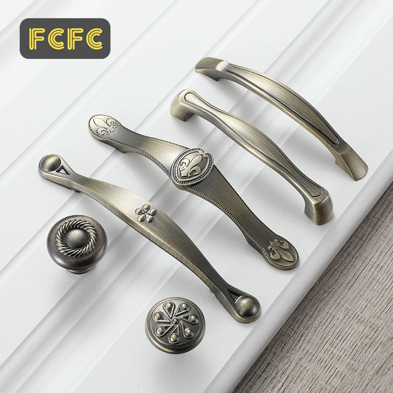 

FCFC Vintage Bronze Cabinet Handle Kitchen Cabinet Handles Drawer Knobs Antique Cupboard Door Wardrobe Pulls Furniture Handle